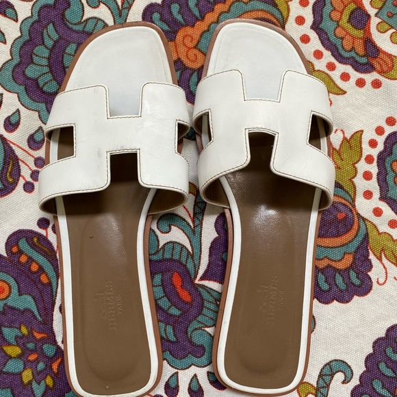 Hermes Shoes - Gorgeous slightly worn Hermès Oran sandal ✨
